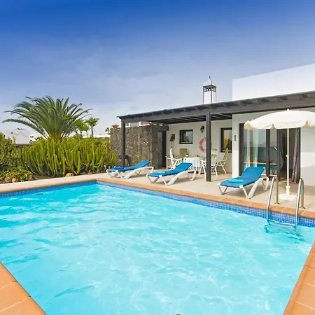 Playa Blanca Sleeps 5 Pool Wifi